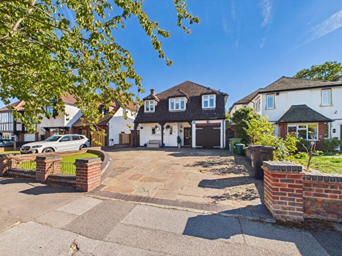 4 Bedroom Detached House For Sale In Sandiland Crescent, Hayes, Bromley, BR2