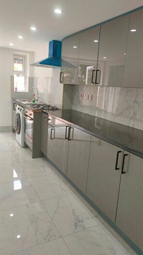 6 Bedroom Terraced House To Rent In Grosvenor Road, London, E7