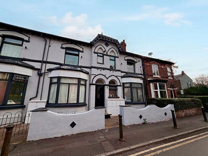 2 Bedroom Flat To Rent In Egerton Crescent, Manchester, M20
