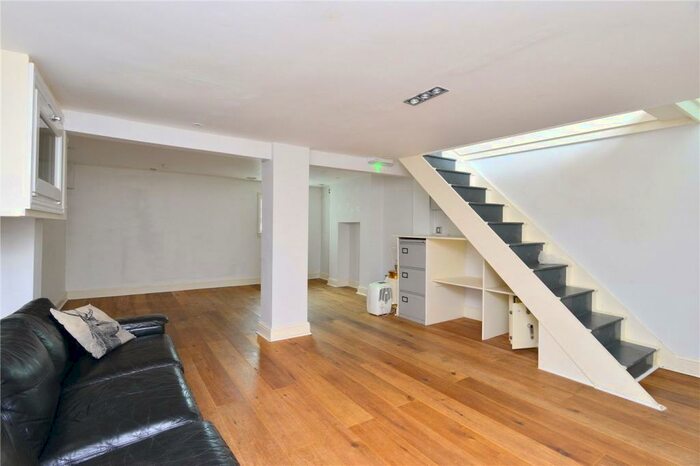 2 Bedroom House To Rent In Landells Road, East Dulwich, London, SE22