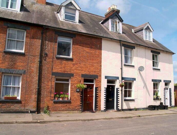 3 Bedroom Town House To Rent In Victoria Road, Godalming, GU7