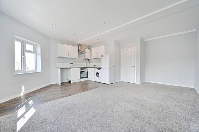 2 Bedroom Flat To Rent In Marlborough Parade, Hayes And Harlington, Uxbridge, UB10