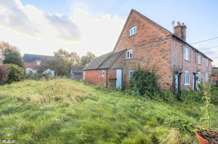 3 Bedroom End Of Terrace House For Sale In Fishermans Lane, Aldermaston, Reading, Berkshire, RG7