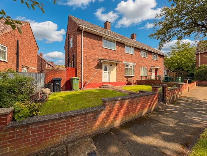 3 Bedroom Semi-Detached House For Sale In Moorfoot Gardens, Lobley Hill, Gateshead, NE11