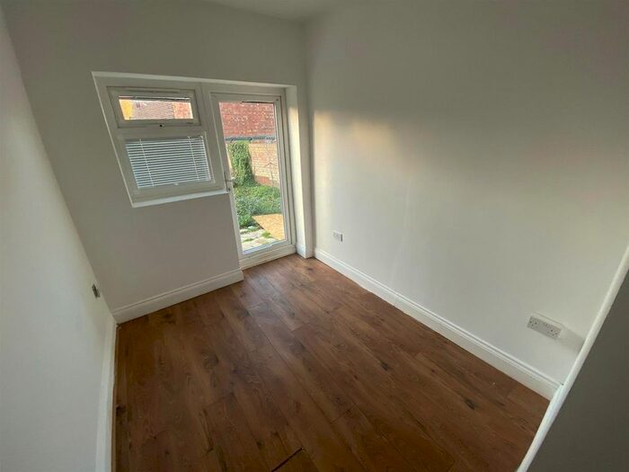 Studio To Rent In Flaxton Road, London, SE18