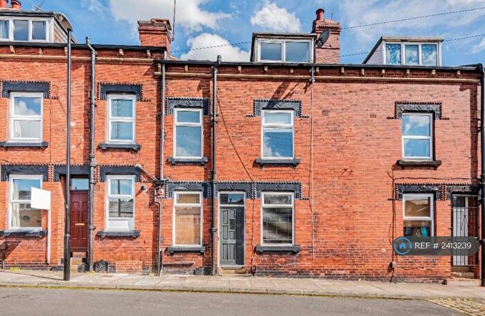 2 Bedroom Terraced House To Rent In Union Terrace, Leeds, LS7