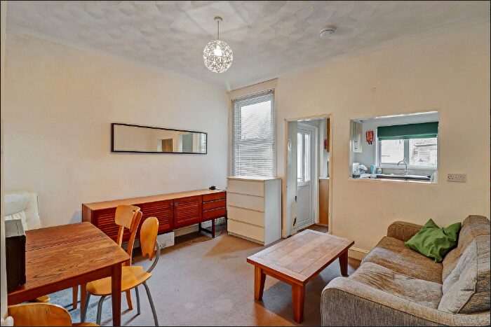 5 Bedroom House To Rent In Montgomerie Road, Southsea, PO5