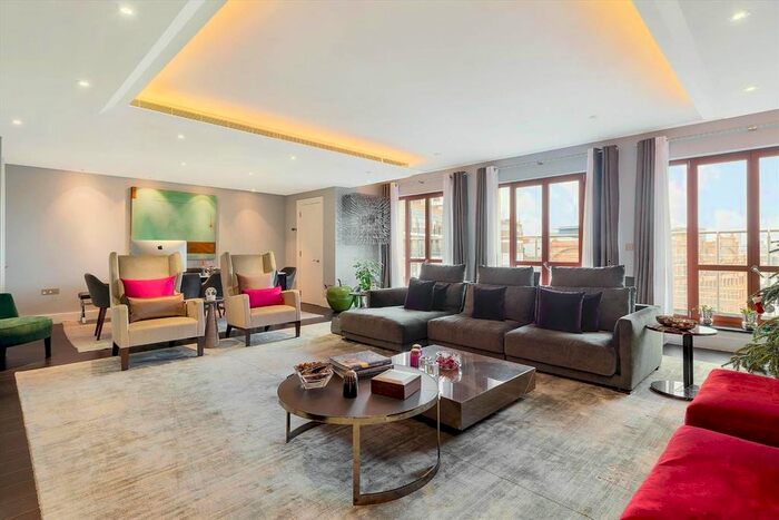 3 Bedroom Flat To Rent In Knightsbridge, Lancelot Place, London, SW7