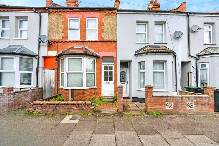 3 Bedroom Terraced House For Sale In Dane Road, Luton, Bedfordshire, LU3