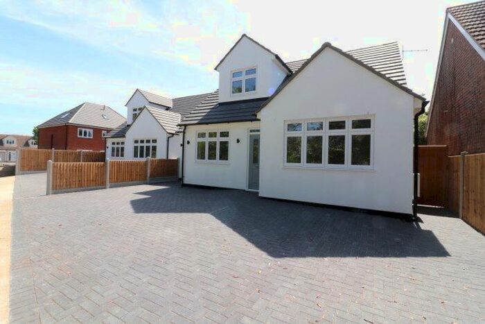 3 Bedroom Property To Rent In Abbey Wood Lane, Rainham, RM13