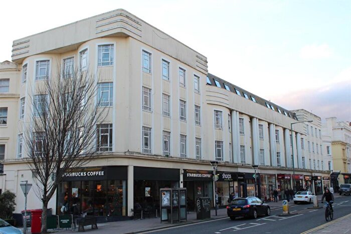 3 Bedroom Flat To Rent In Hill House, Western Road, Hove, BN3