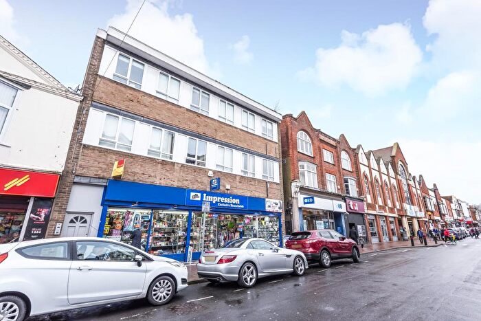 1 Bedroom Flat To Rent In High Street, Camberley, GU15