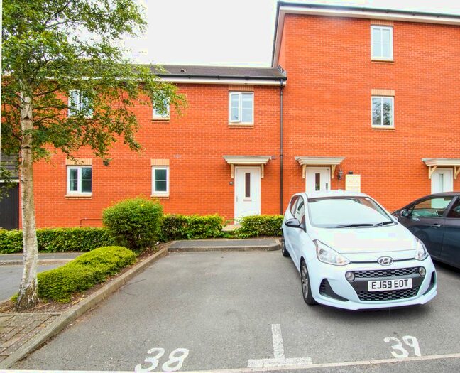 2 Bedroom Flat To Rent In St Patricks View, Redfield, Bristol, BS5