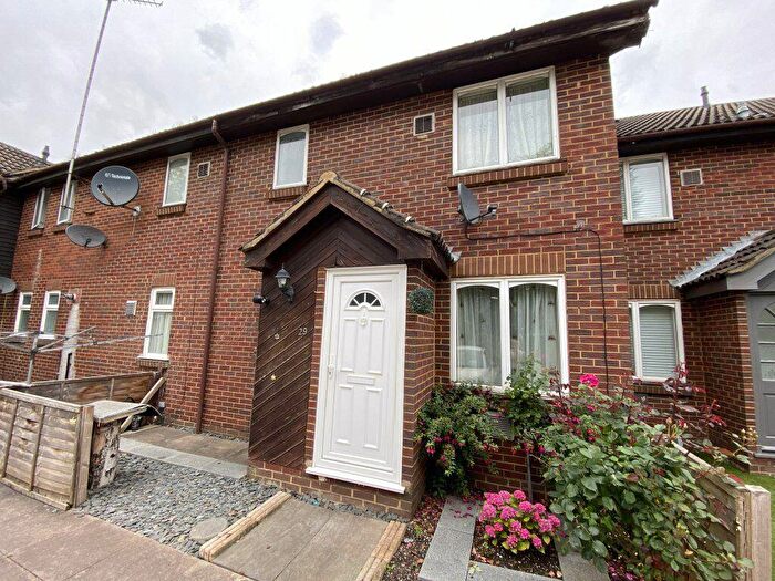 1 Bedroom House To Rent In Colnbrook, SL3