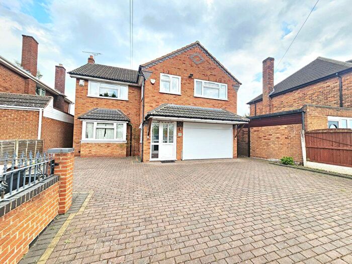5 Bedroom Detached House For Sale In Birmingham Road, Sutton Coldfield, B72