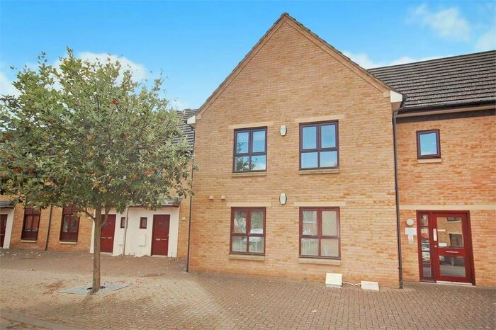 2 Bedroom Flat To Rent In Park Corner, St James, Northampton, NN5