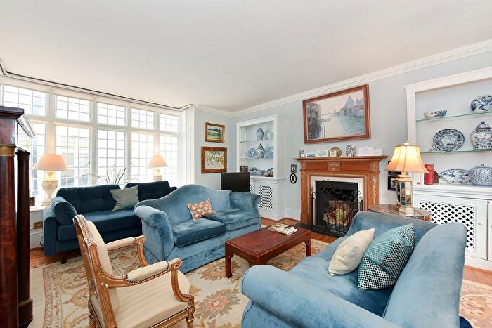 2 Bedroom Detached House To Rent In Thurloe Place Mews, Kensington And Chelsea, London, SW7