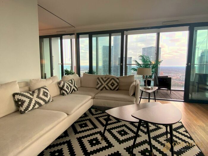 2 Bedroom Flat To Rent In Deansgate, Beetham Tower, M3