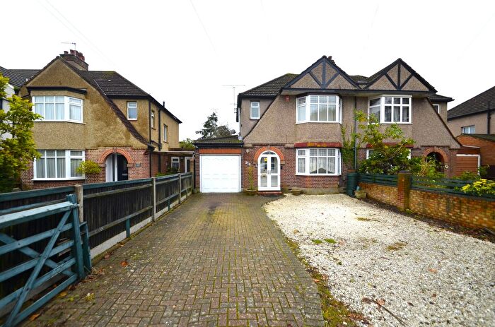 4 Bedroom Barn Conversion To Rent In Kingston Road, Staines, TW18