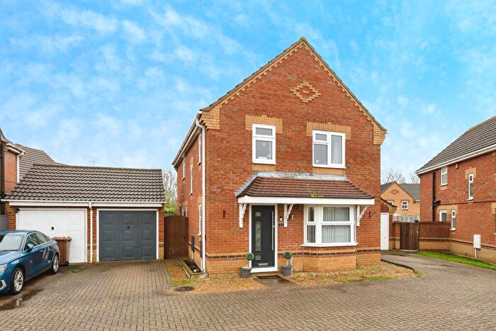 4 Bedroom Detached House For Sale In Curlew Grove, Stanground, Peterborough, PE2