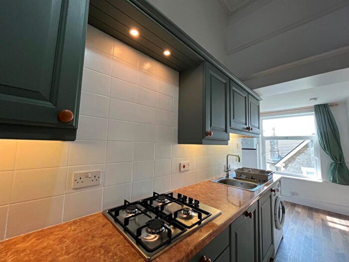 3 Bedroom Flat To Rent In South Road, Weston-Super-Mare, BS23