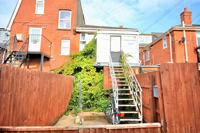3 Bedroom Maisonette For Sale In Carbery Lane, Bournemouth, BH6