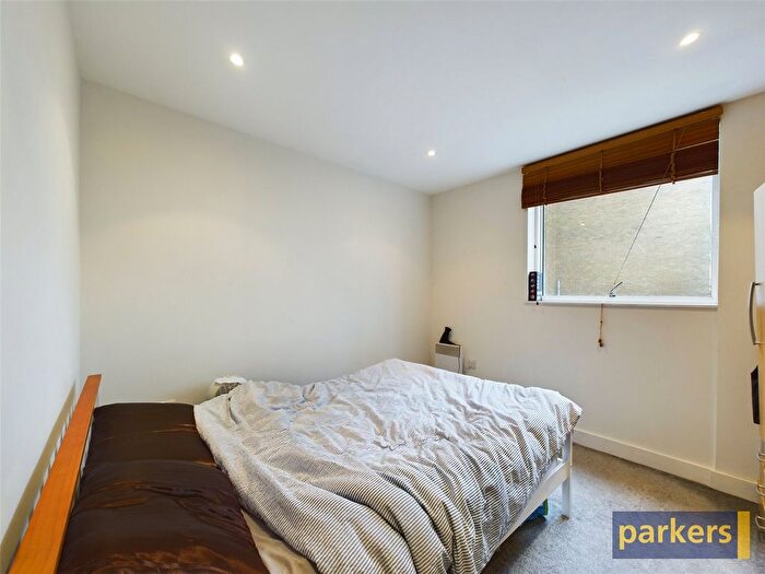 1 Bedroom Flat For Sale In Merchants Place, Reading, Berkshire, RG1