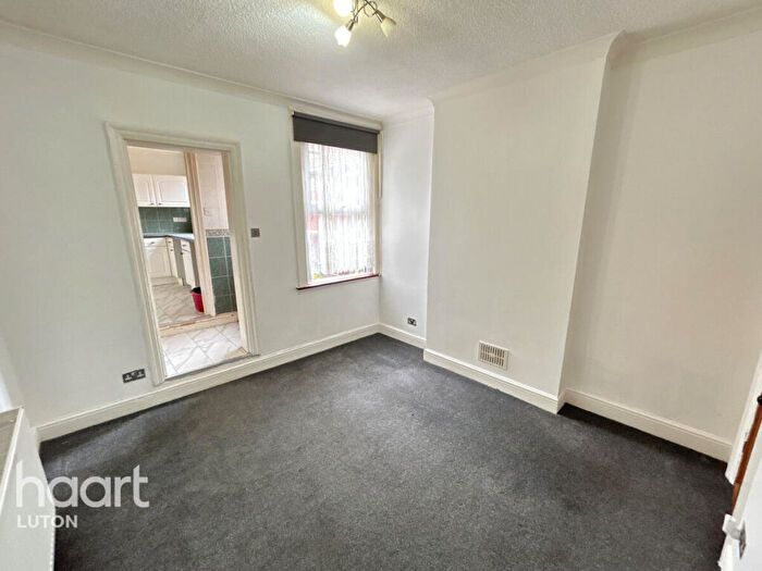 2 Bedroom Terraced House To Rent In St Pauls Road, Luton, LU1