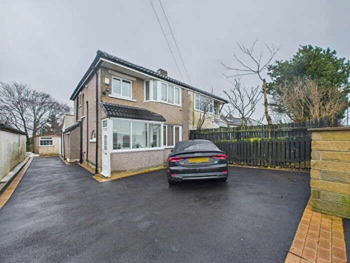 3 Bedroom House For Sale In Stoneyridge Avenue, Bradford, BD9