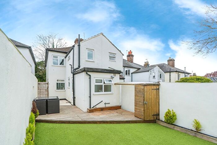 3 Bedroom Semi-Detached House For Sale In Highlands Road, Leatherhead, Surrey, KT22