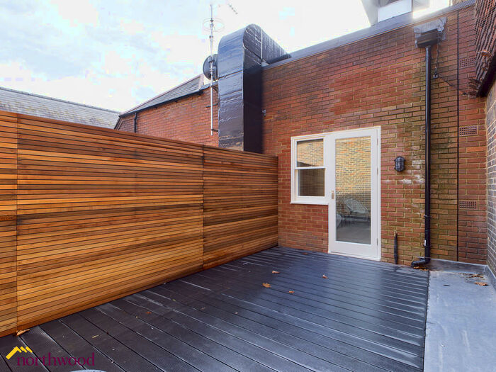 Studio To Rent In Suite, County Brook - Private Terrace, OX16