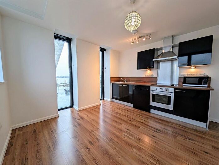 1 Bedroom Flat To Rent In Mann Island, Liverpool, L3