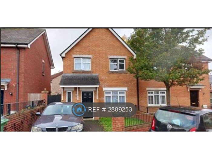 3 Bedroom Semi Detached House To Rent In Horle Close, Cardiff, CF11