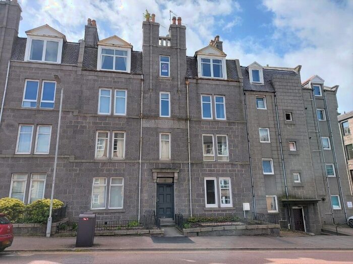 2 Bedroom Flat To Rent In Seaforth Road, The City Centre, Aberdeen, AB24