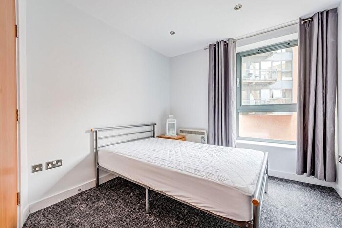 2 Bedroom Apartment To Rent In West One Panorama, Fitzwilliam Street, Sheffield, S1