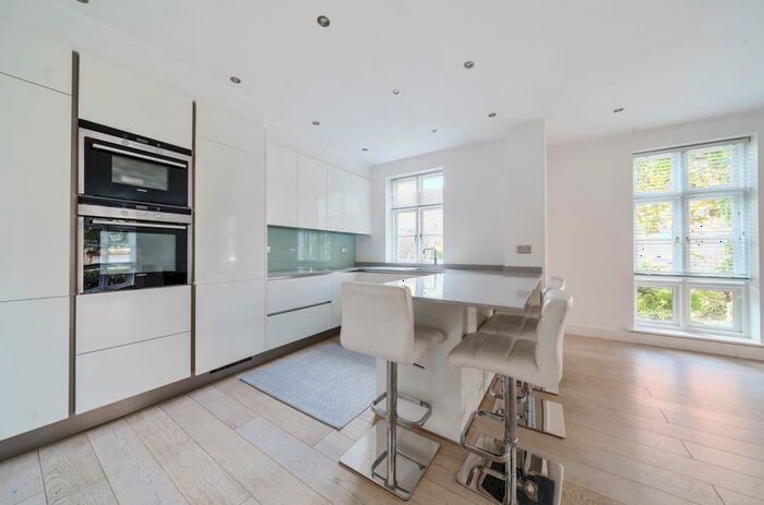 2 Bedroom Apartment To Rent In Virginia Park, Virginia Water, GU25