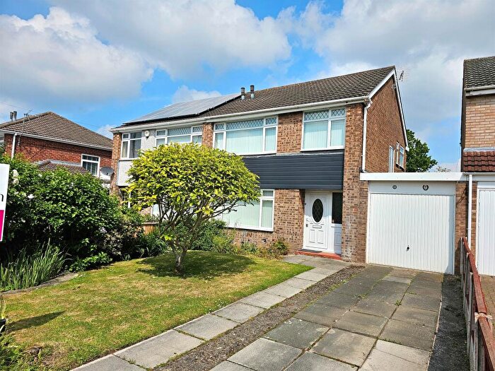 3 Bedroom Semi-Detached House For Sale In Baker Drive, Great Sutton, Ellesmere Port, CH66