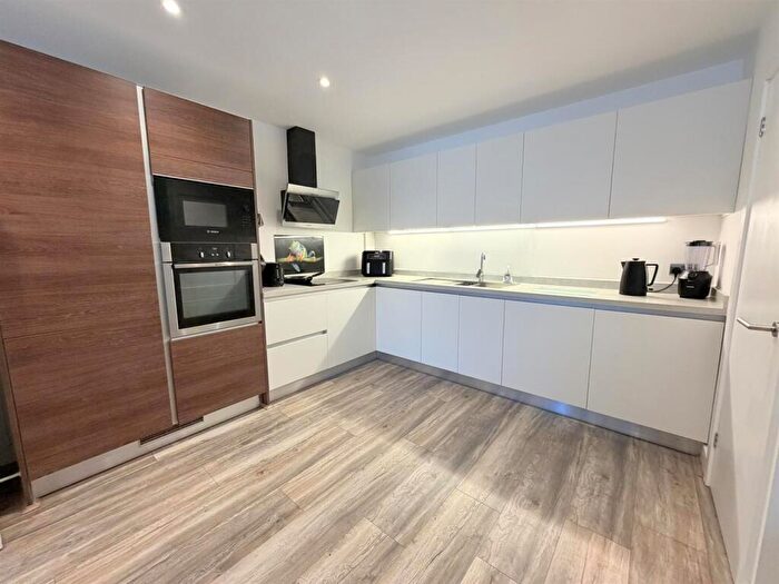 2 Bedroom Flat To Rent In Sutton Drove, Seaford, BN25
