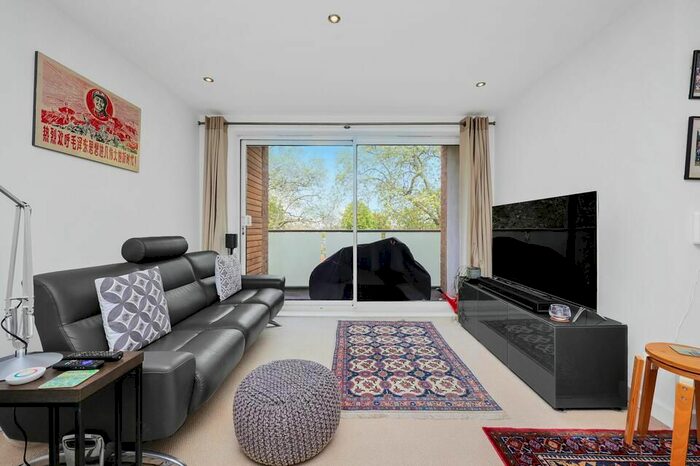 2 Bedroom Flat To Rent In East Dulwich Road, London, SE22