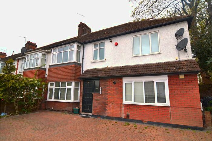 Studio To Rent In Gunnersbury Avenue, Acton, London, Uk, W3