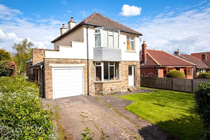 3 Bedroom Detached House For Sale In Bradley Road, Huddersfield, HD2
