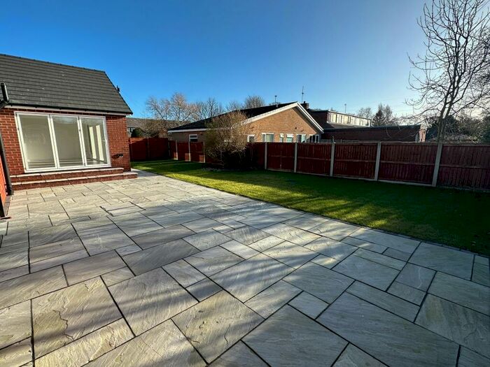 4 Bedroom Detached House For Sale In Northwood, Kirkham Road