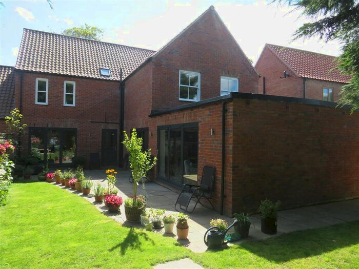 4 Bedroom Link Detached House For Sale In Church Lane, Atwick, Driffield, YO25