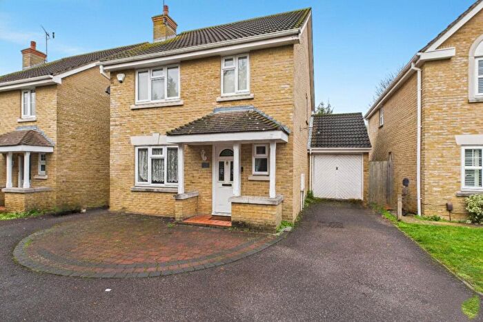 4 Bedroom Detached House To Rent In Heynes Green, Maidenhead, Berkshire, SL6