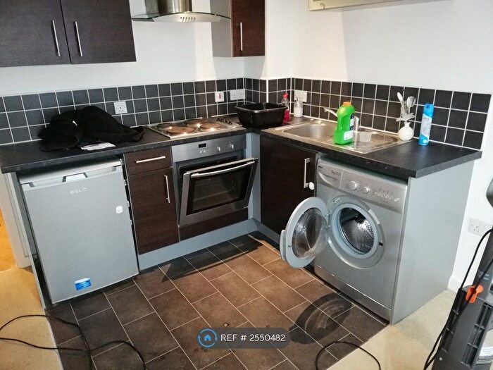 2 Bedroom Flat To Rent In Indigo Court, Mansfield, NG18