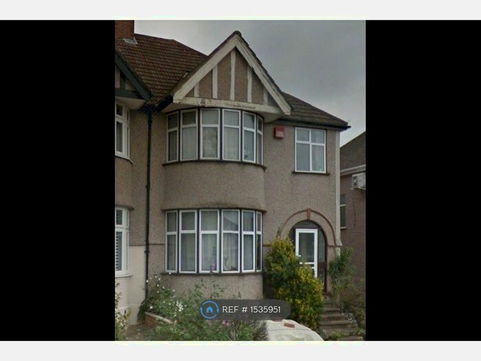 3 Bedroom Semi-Detached House To Rent In London, London, NW2