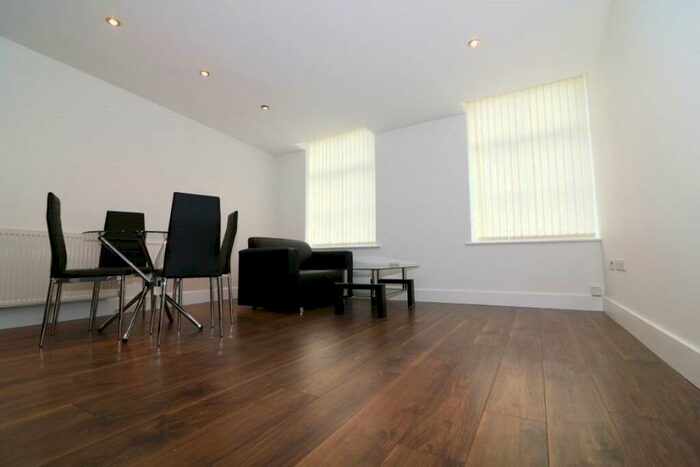 1 Bedroom Apartment To Rent In Vincent Street, Bradford, BD1