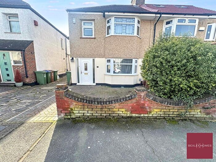 3 Bedroom Semi Detached House To Rent In Sutcliffe Road, Welling, DA16