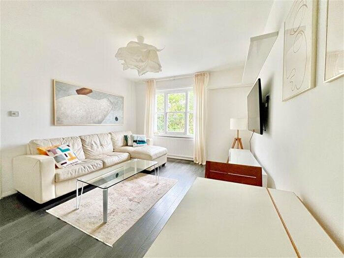 1 Bedroom Flat To Rent In Belsize Avenue, Belsize Park, NW3