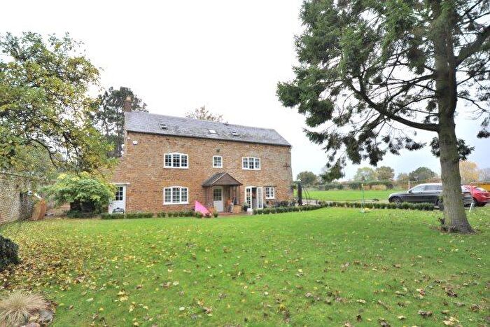 4 Bedroom Property To Rent In Wellingborough Road, Northampton, NN6